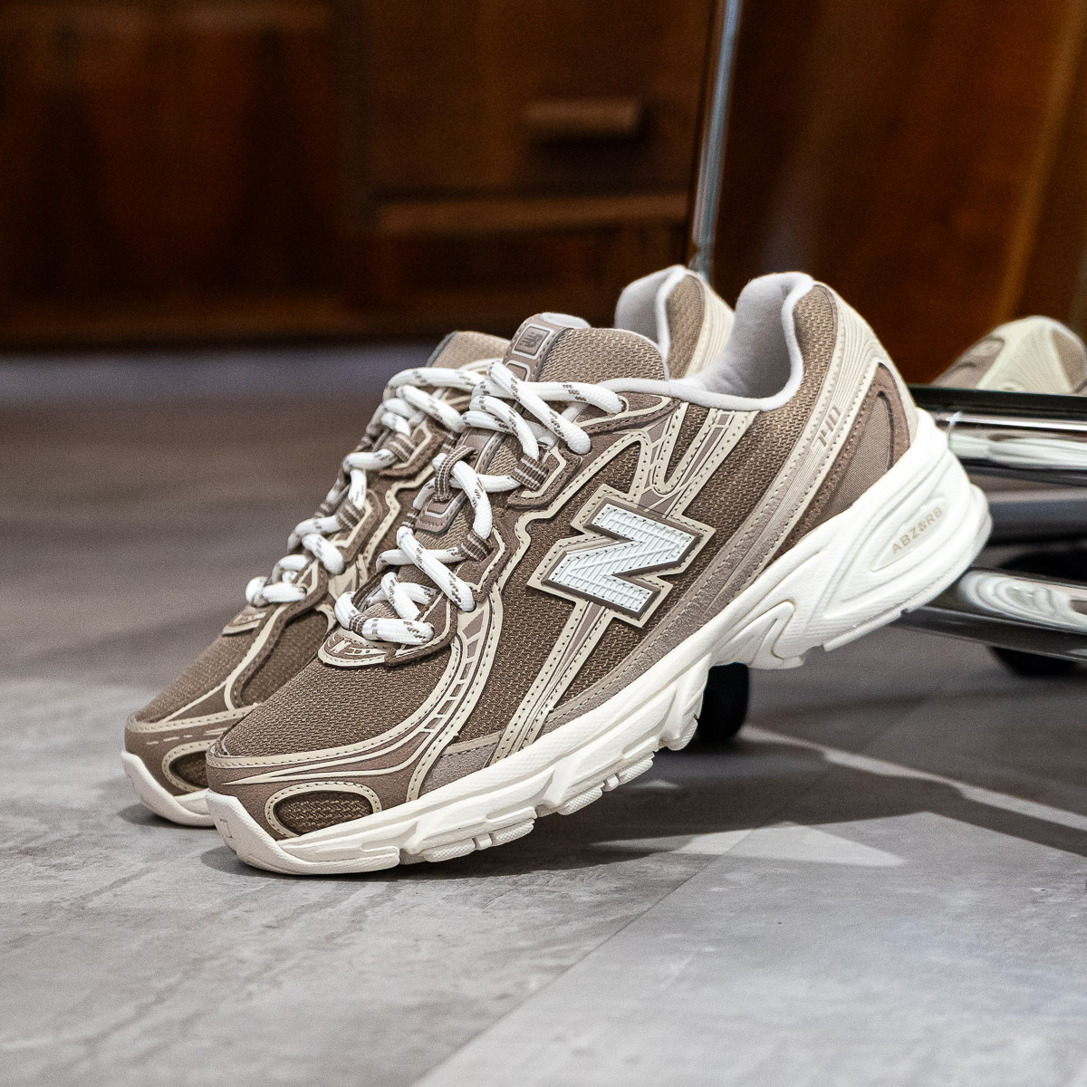 740 - Brown
