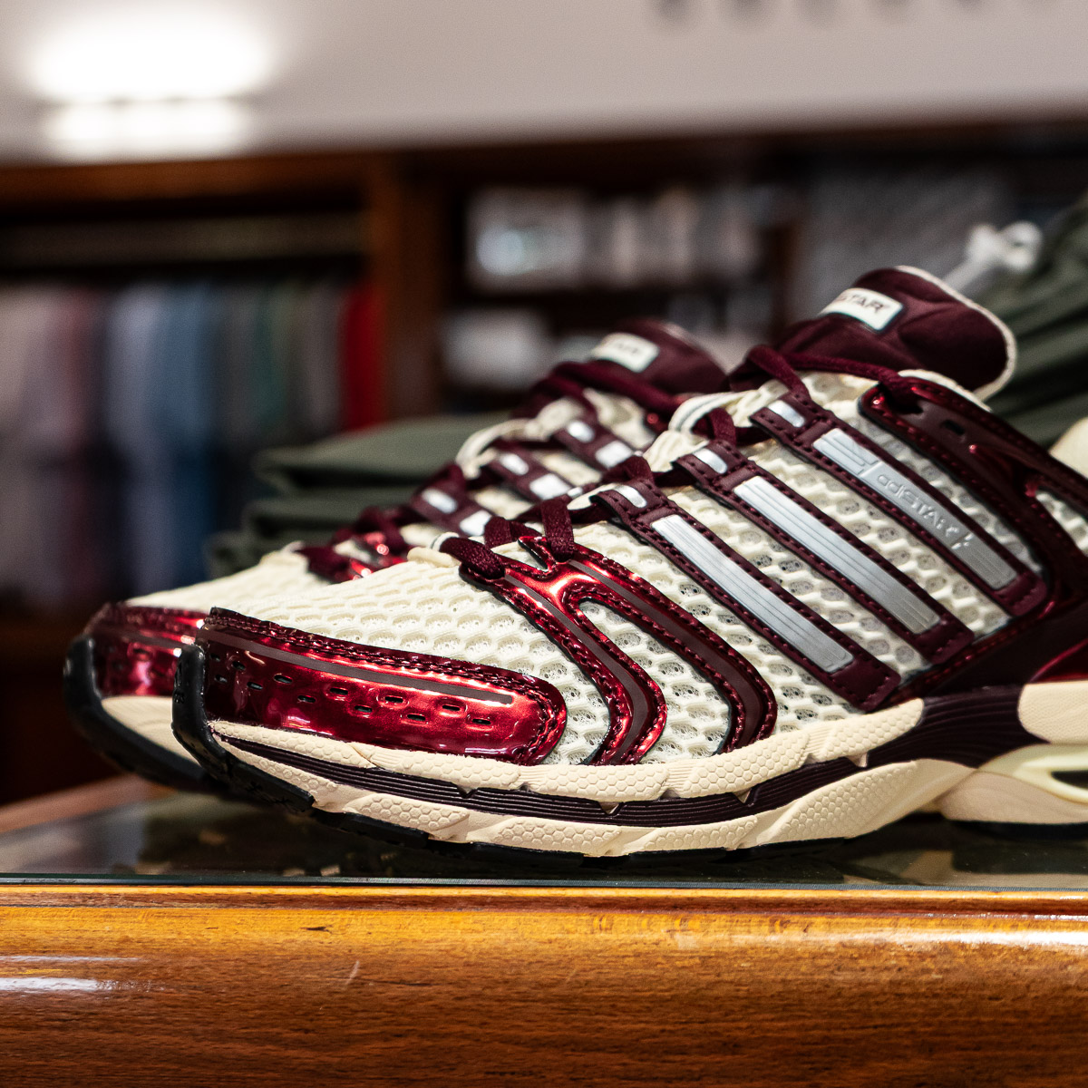 Adistar Control 5 - Cream Maroon