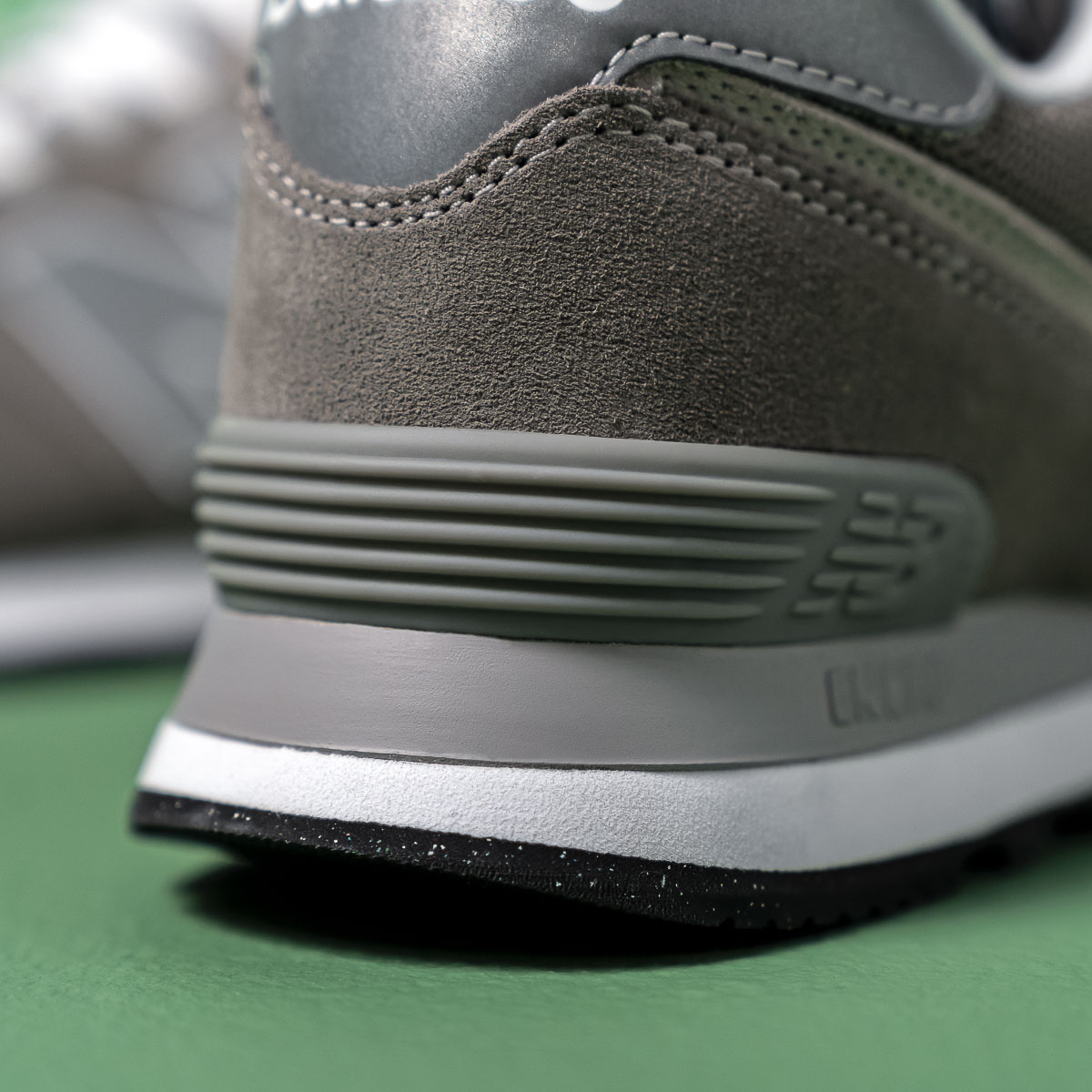 574 Classic - Grey
