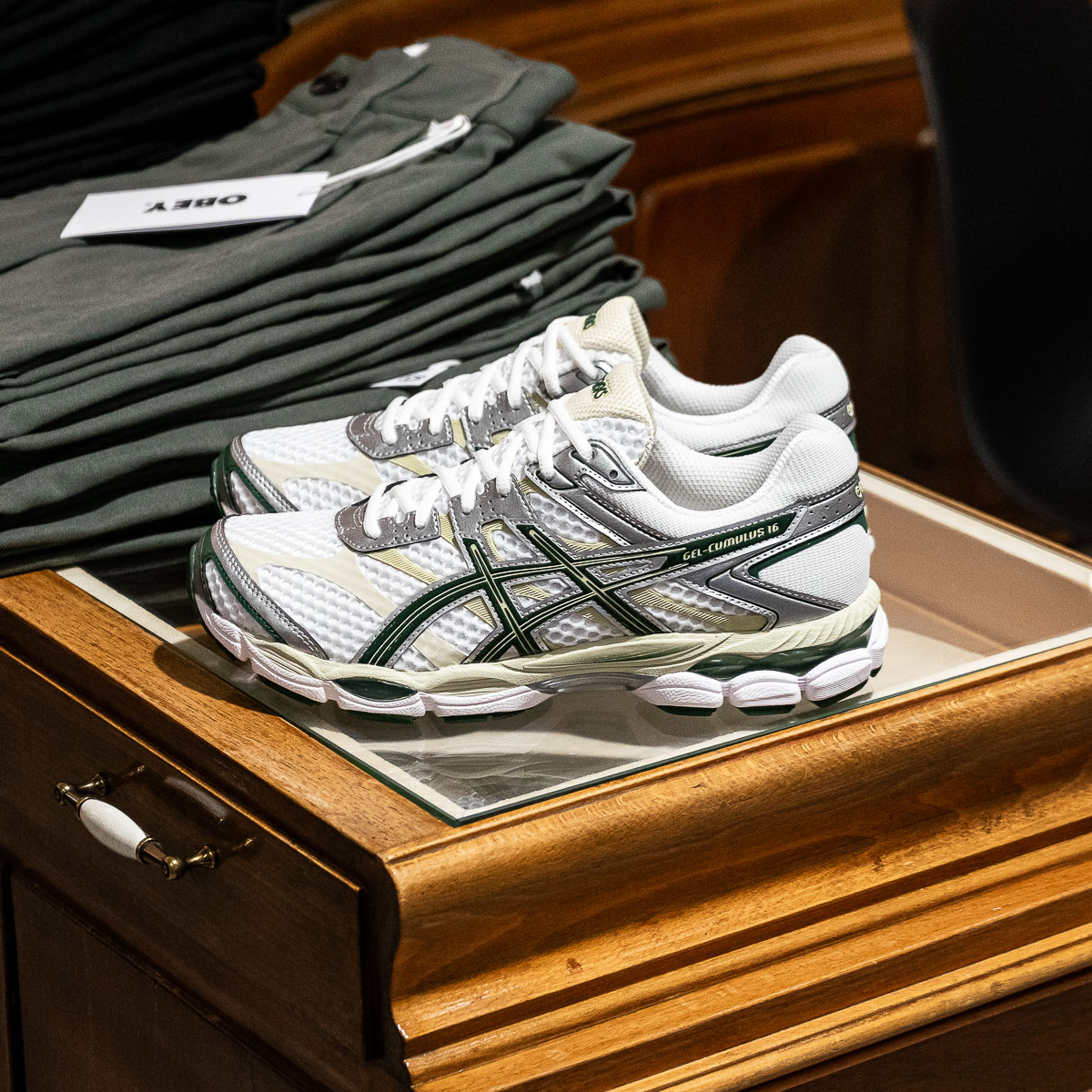 GEL-Cumulus 16 - White Green