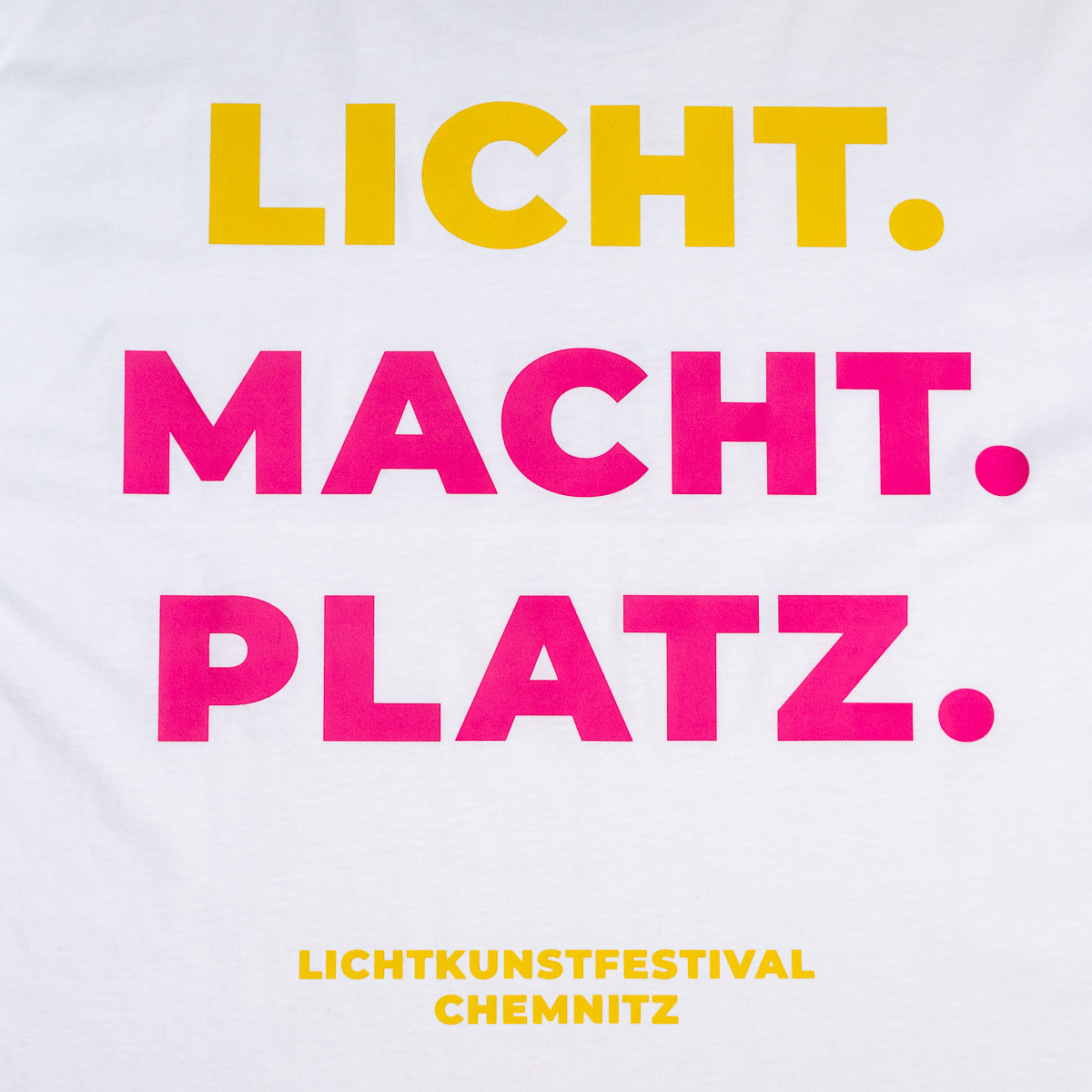 LOV T-Shirt - Licht Macht Platz - White
