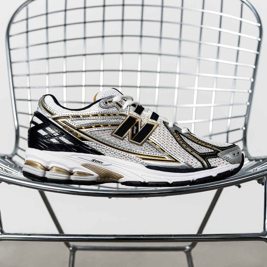 1906 - Metallic Silver
