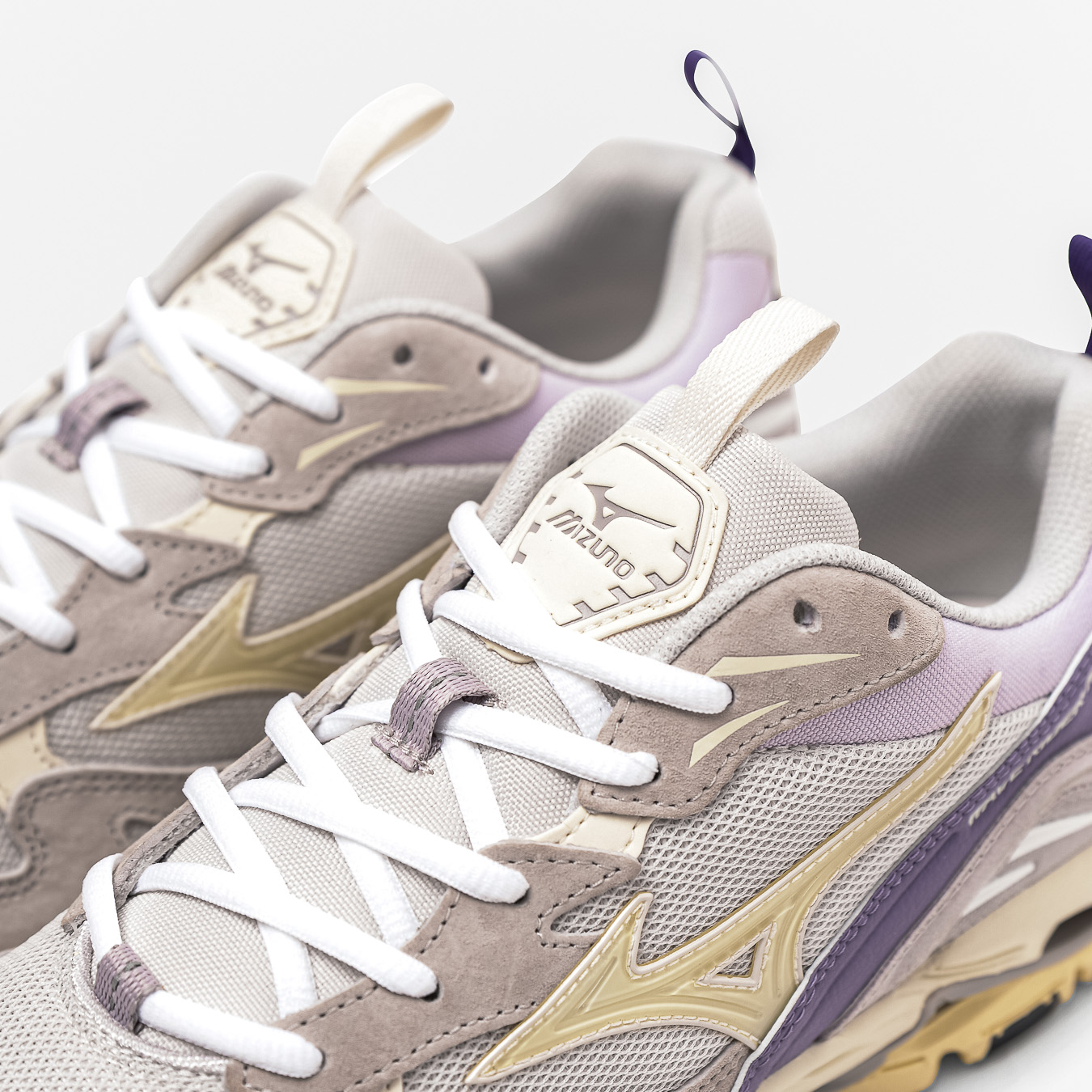 Wave Rider 10 Premium Suede - Nimbus Cloud