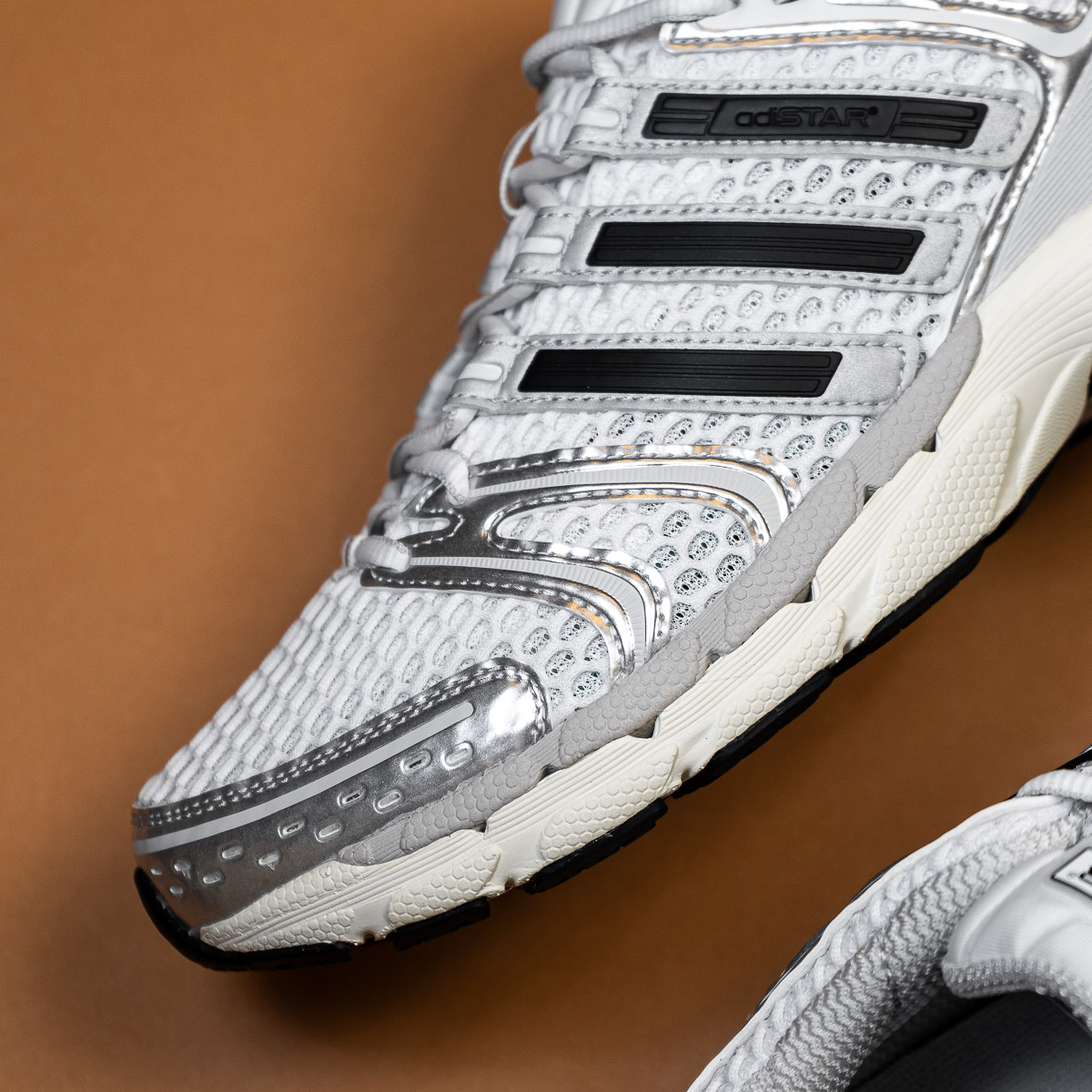 Adistar Control 5 - White Silver