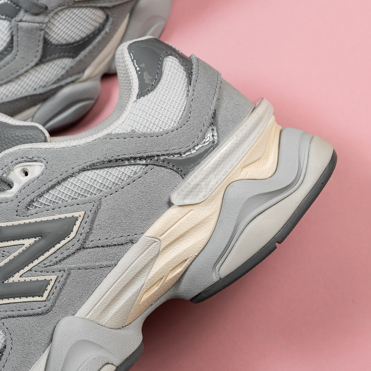 9060 - Grey