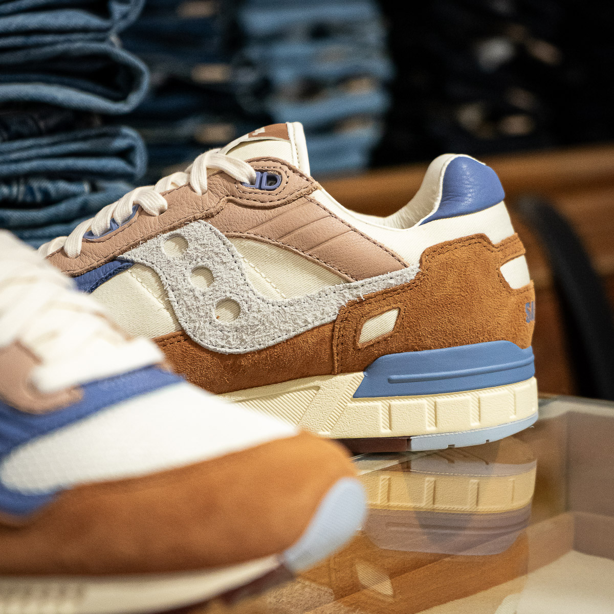 Shadow 5000 - Beige Rust