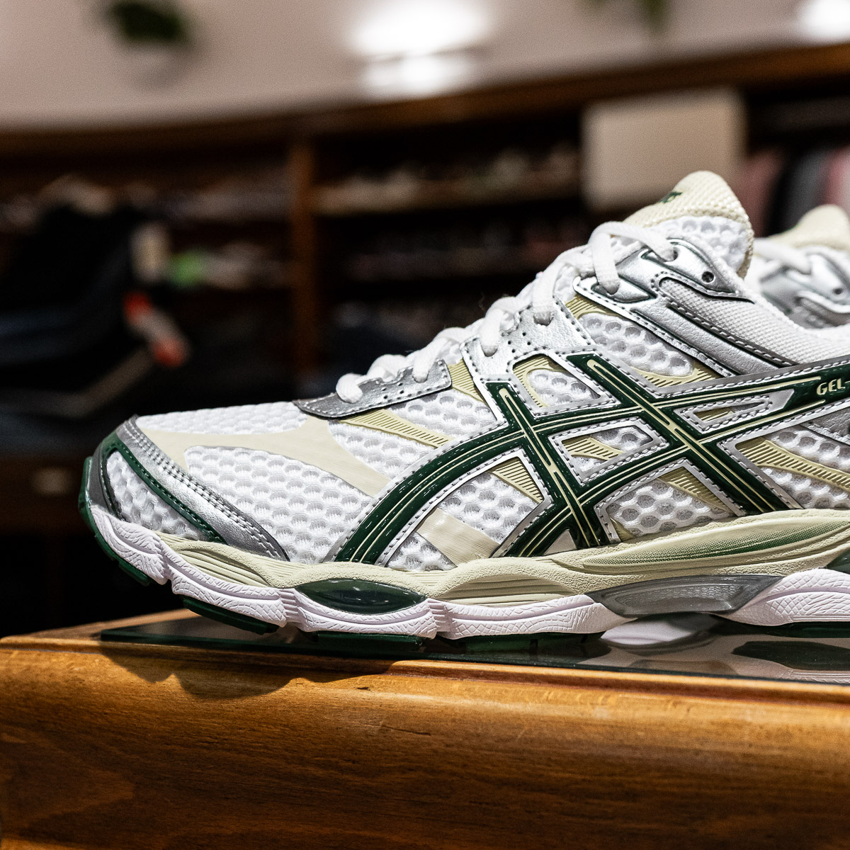GEL-Cumulus 16 - White Green