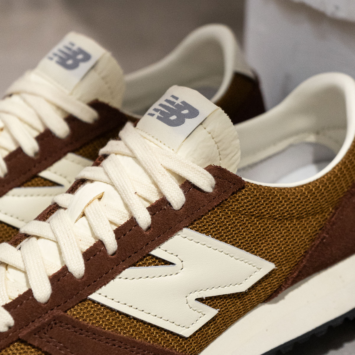 471 - Brown