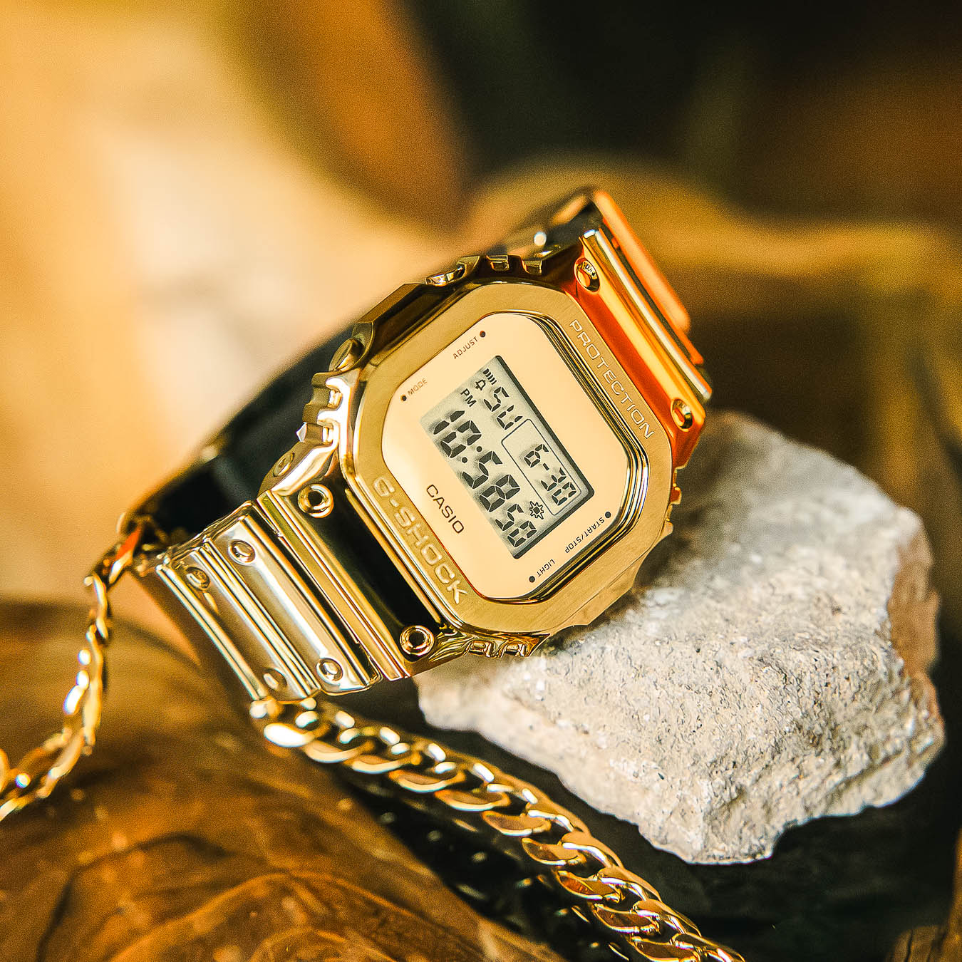 GM-5600YMG-9 - G-Steel - Fine Metallics Serie - Gold