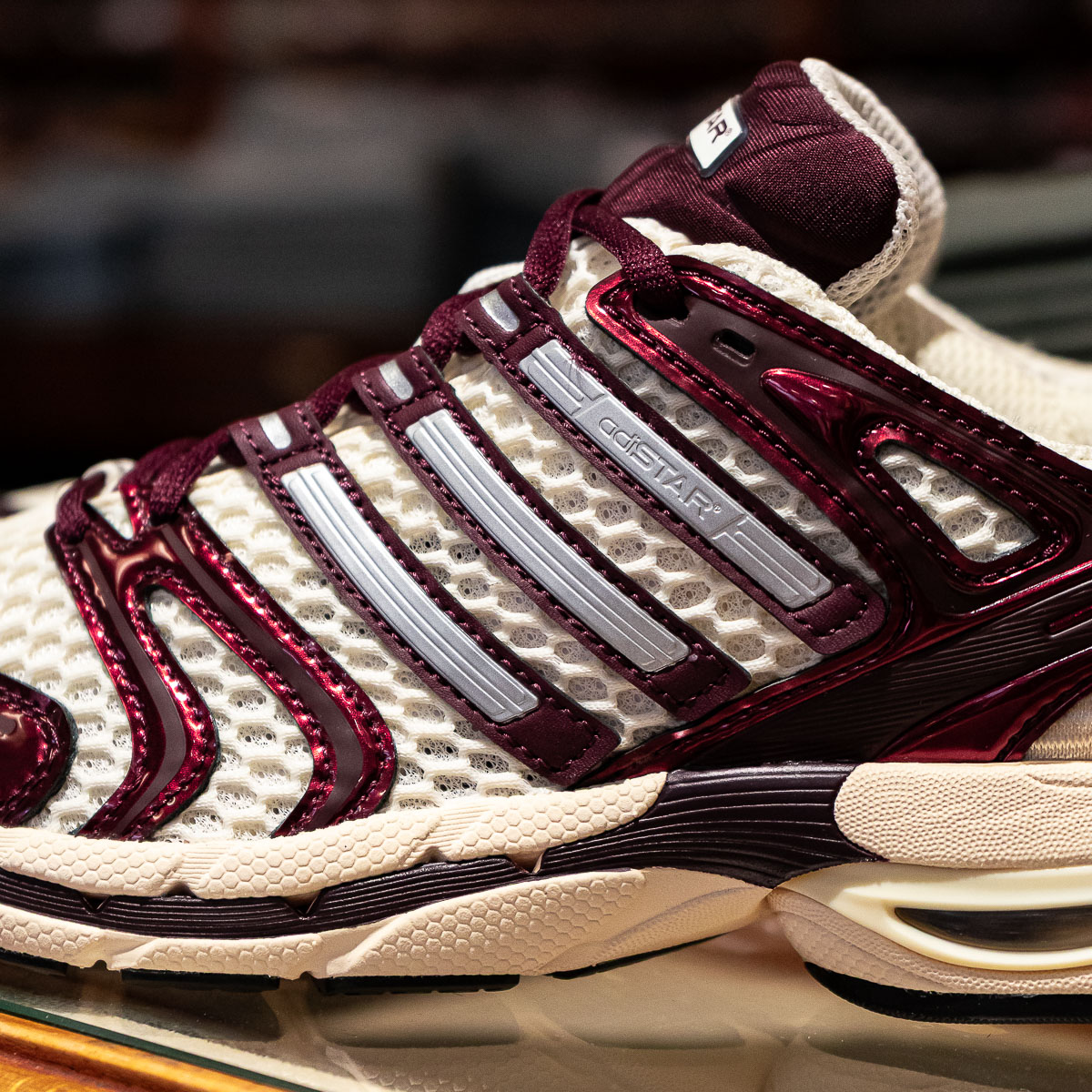 Adistar Control 5 - Cream Maroon