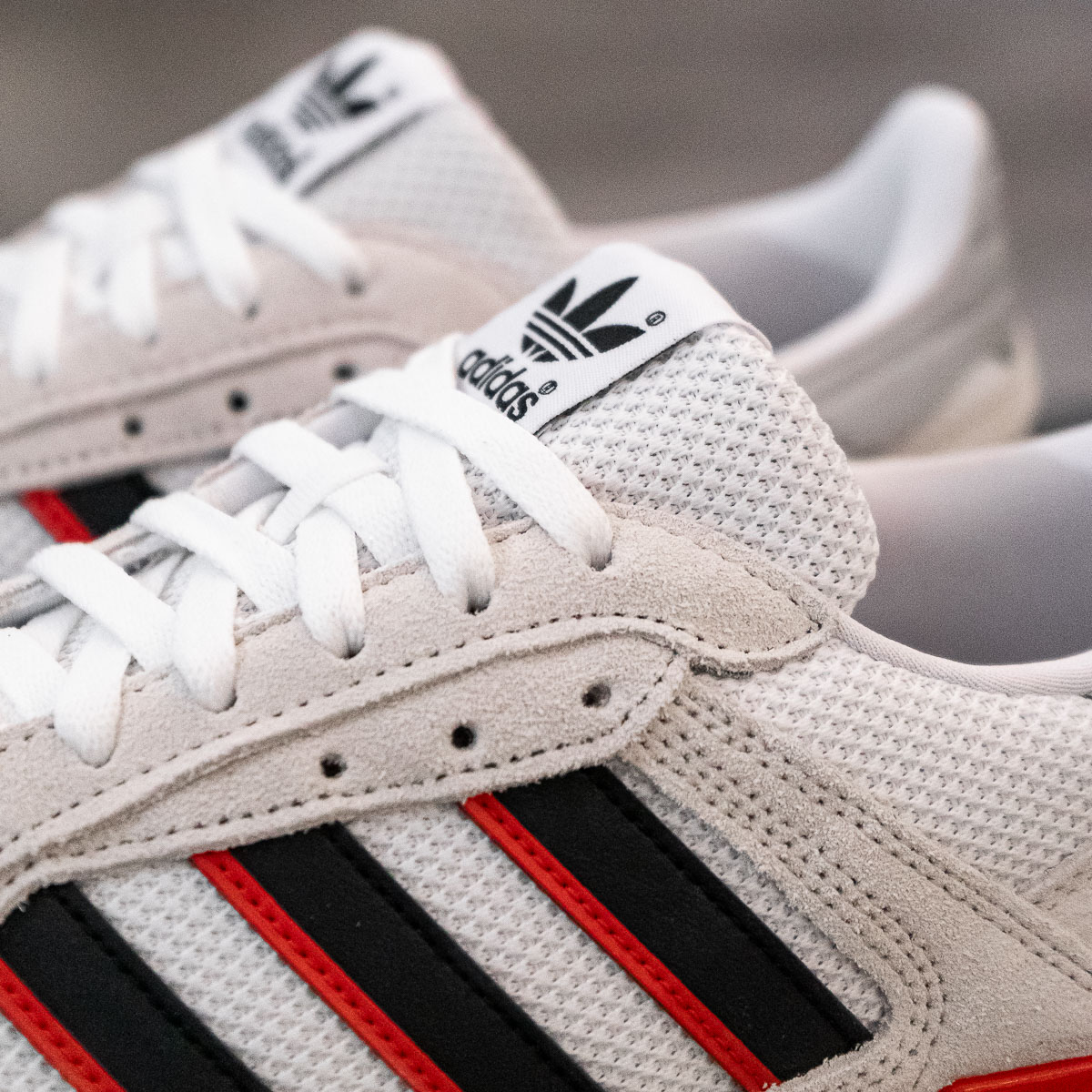 ZX 600 - White