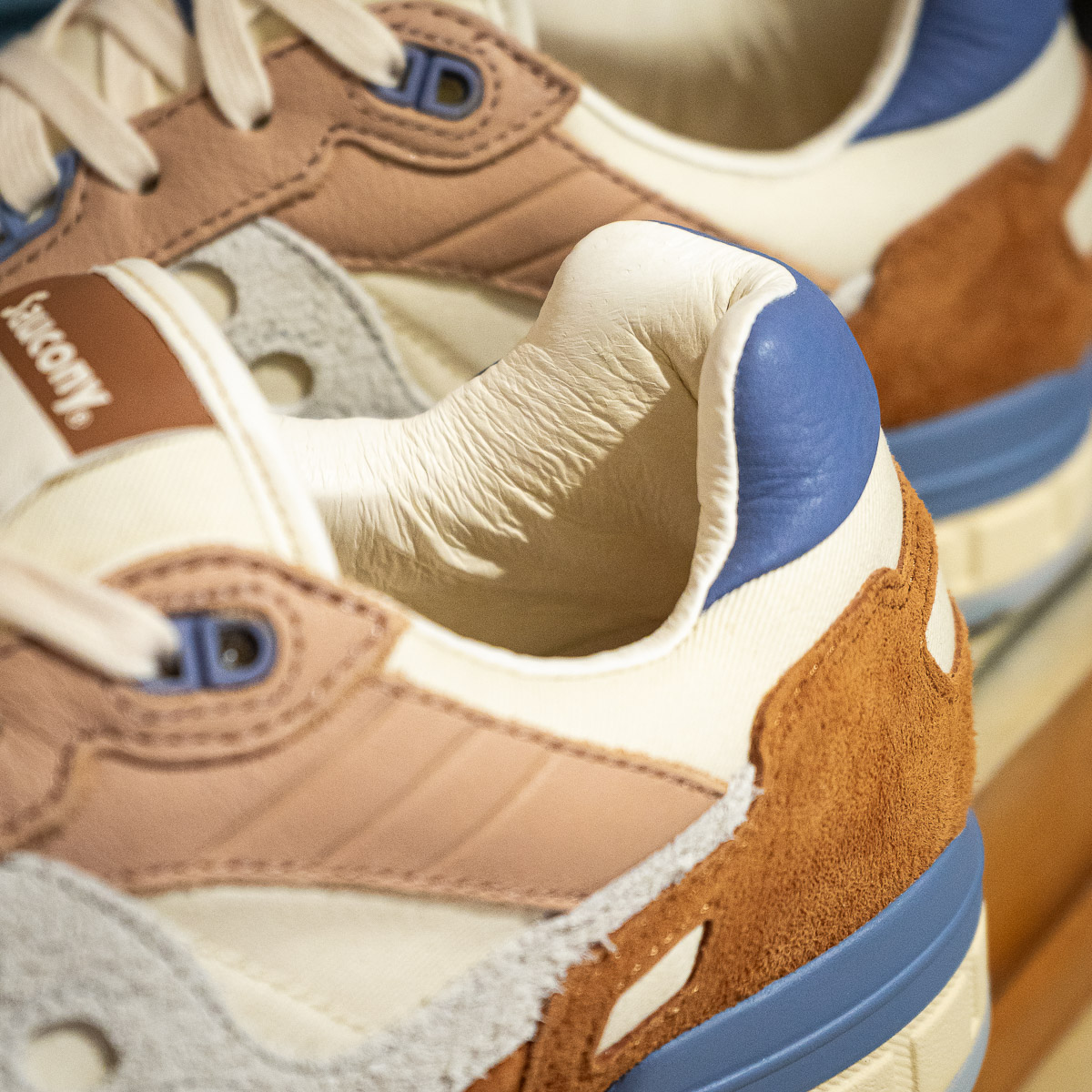 Shadow 5000 - Beige Rust
