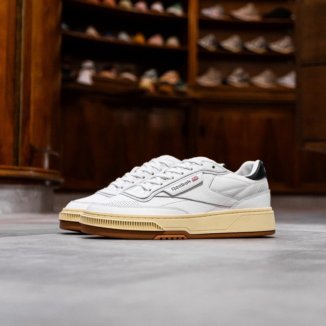 Club C LTD - White Vintage Black