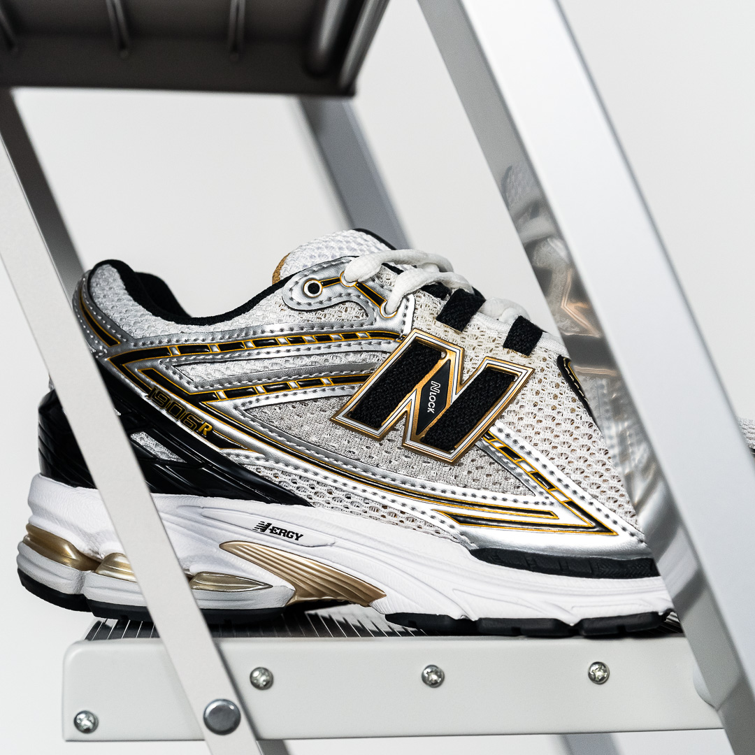 1906 - Metallic Silver