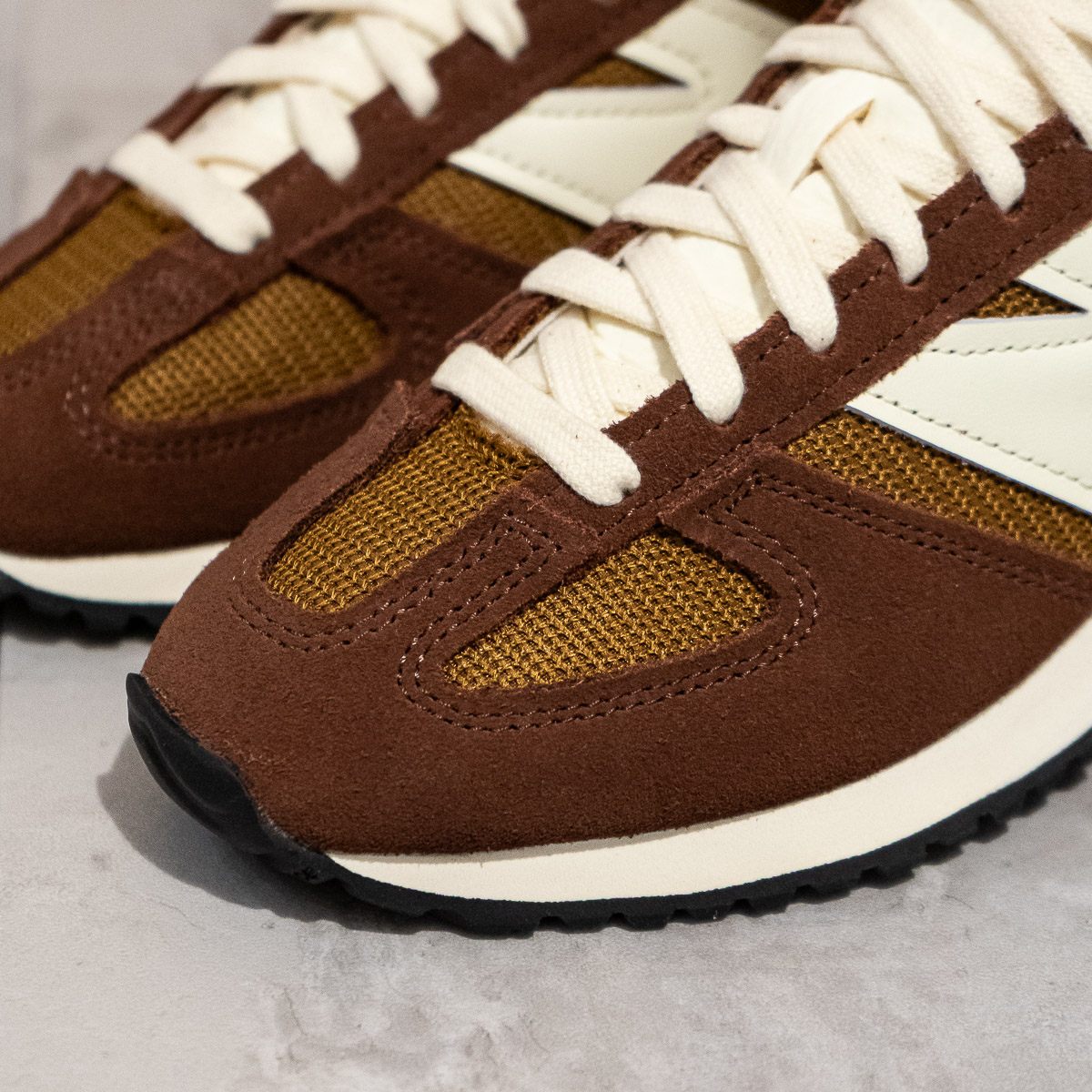 471 - Brown