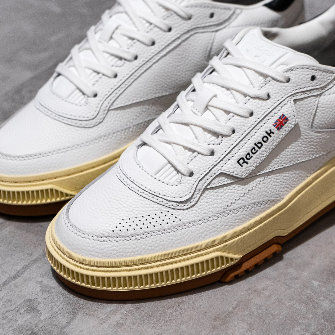 Club C LTD - White Vintage Black