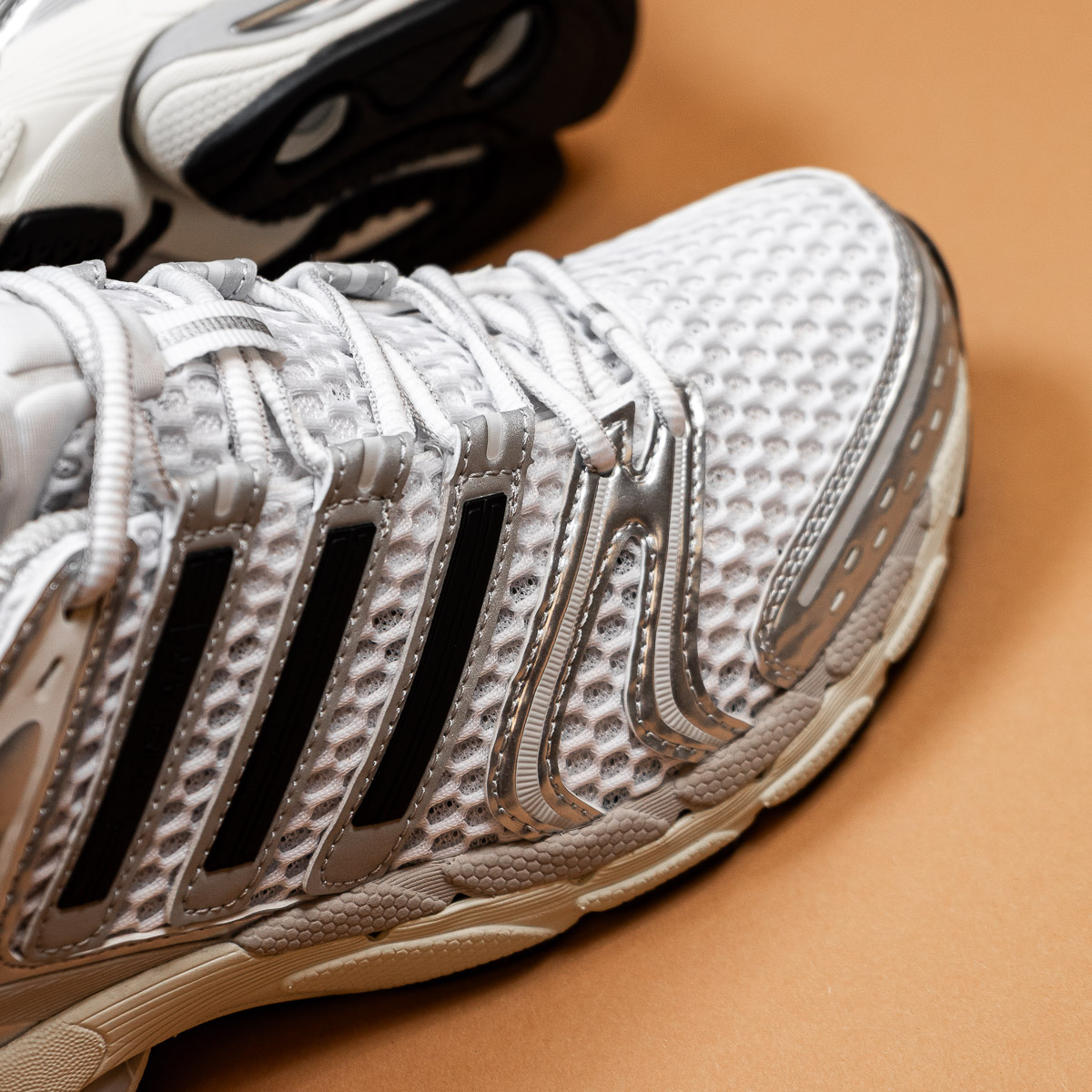 Adistar Control 5 - White Silver