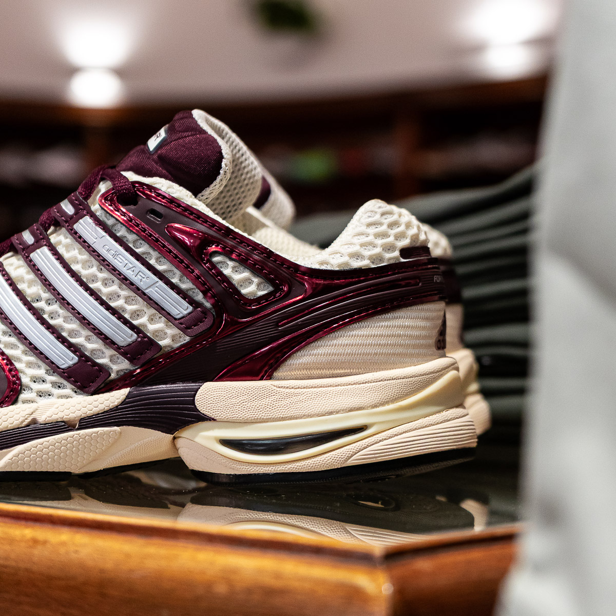 Adistar Control 5 - Cream Maroon