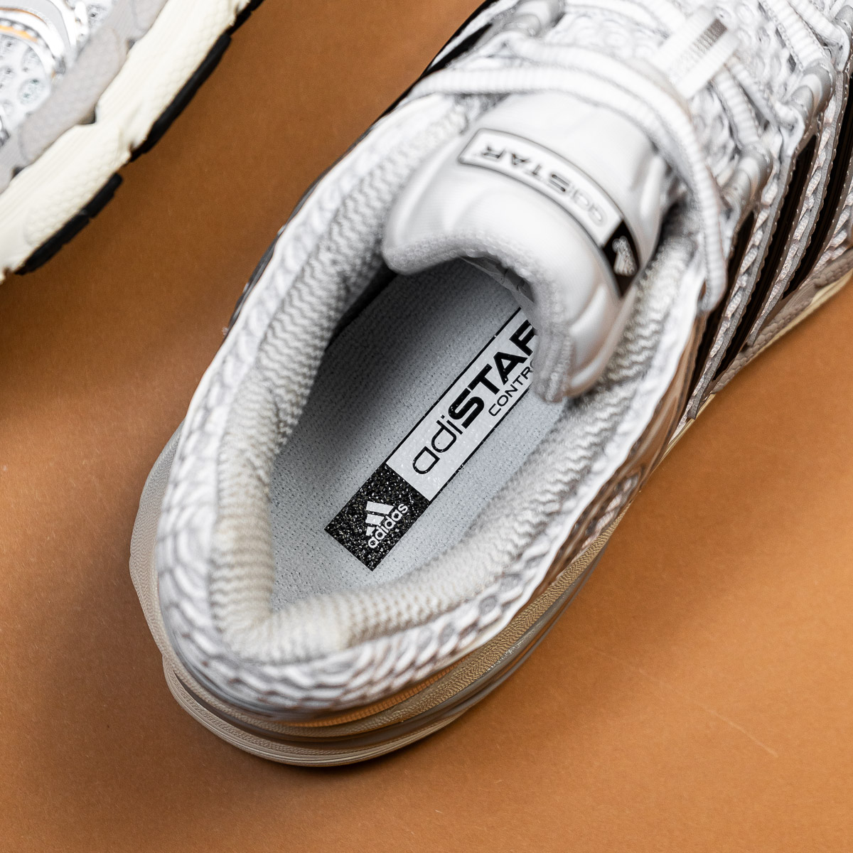 Adistar Control 5 - White Silver