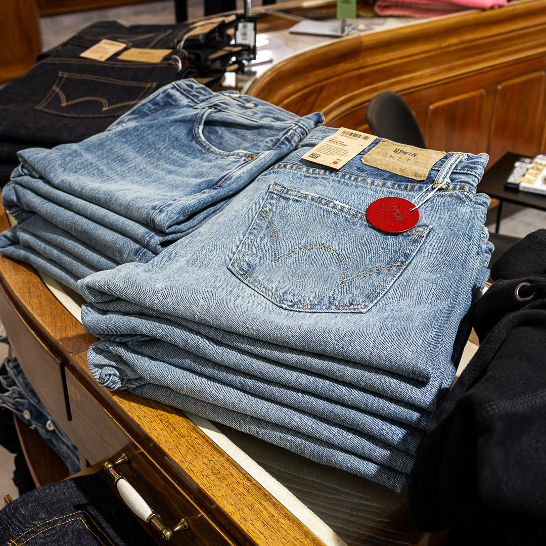 Regular Tapered Jeans - Blue Light Used