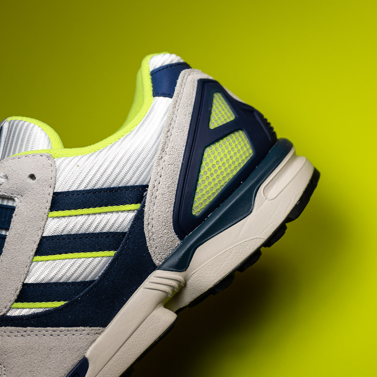 ZX 8000 - White Blue